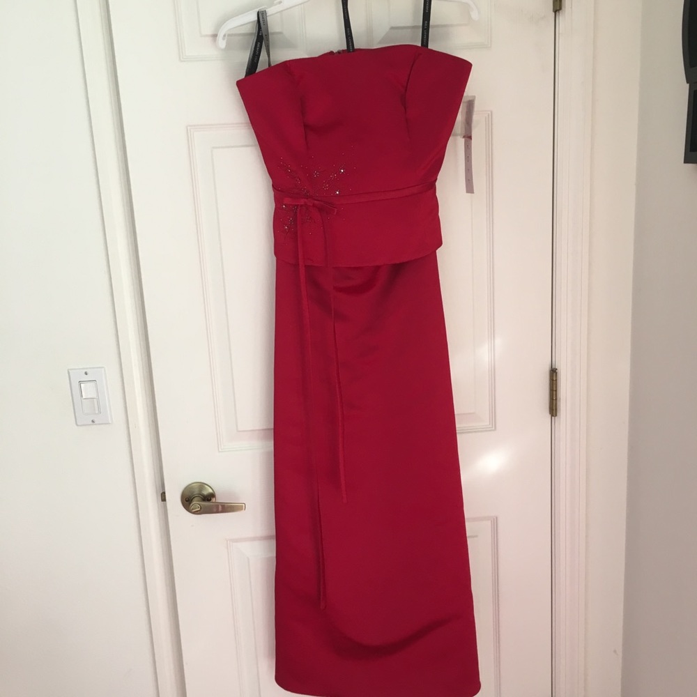 Bridesmaid dress. New never worn European Red